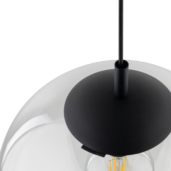 Hängeleuchte mit transparentem Glasschirm und schwarzer Aufhängung