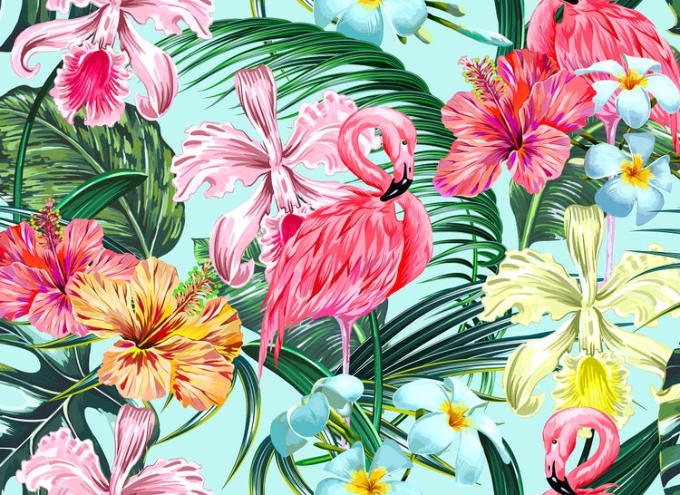 Tapete mit tropischem Muster aus Flamingos, Hibiskusblüten, Orchideen und Palmblättern.