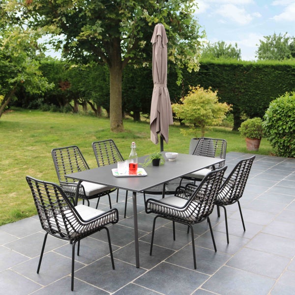 Gesteppte Hundematte in Anthrazit mit zwei Tragegriffen an der Seite.