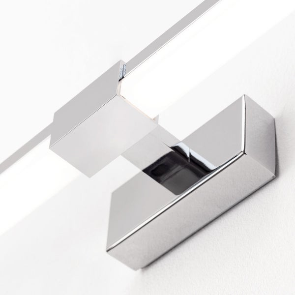 Moderne Wandleuchte aus Metall mit eckigem Design für den Innenbereich