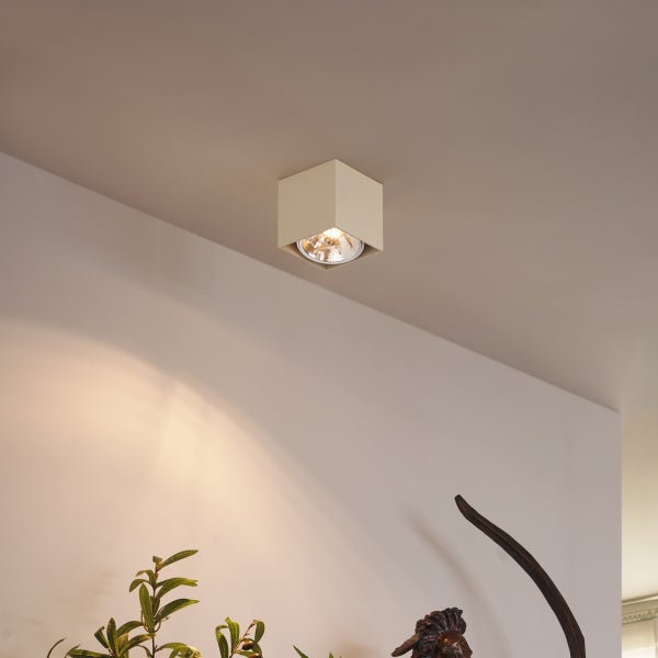 Quadratische Deckenleuchte mit Leuchtmittel