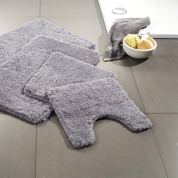 Mehrteiliges Badteppich-Set aus saugfähigem Material für ein Badezimmer