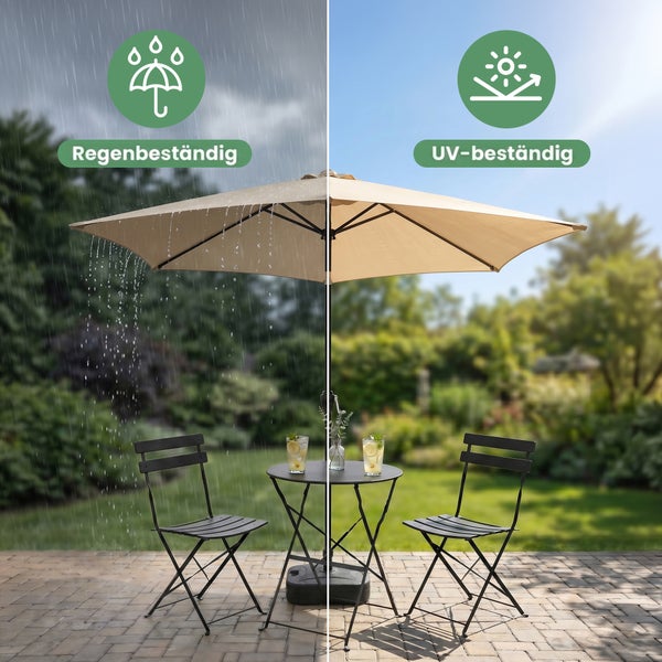 Sonnenschirm über Bistrotisch und Stühlen auf einer Terrasse, regenbeständig und ultraviolettbeständig.