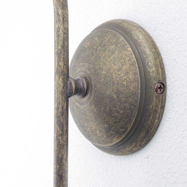 Nahaufnahme einer Wandleuchte aus Metall