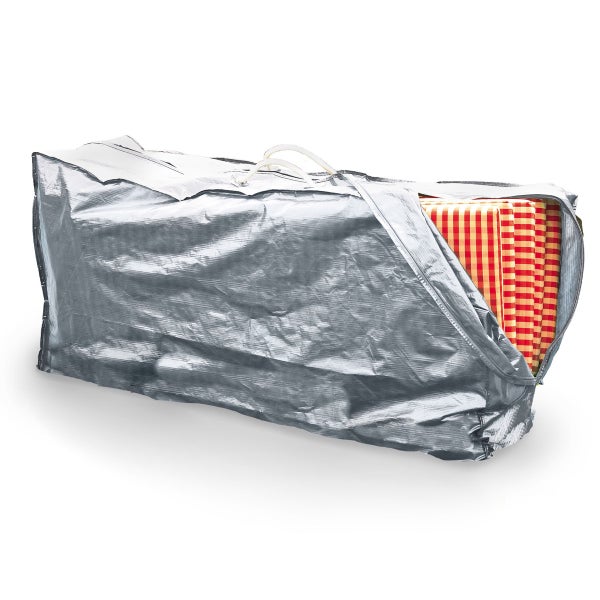 Graue Schutztasche für Gartenauflagen aus robustem Kunststoffgewebe mit Tragegriffen und Reißverschluss, gefüllt mit Sitzkissen.