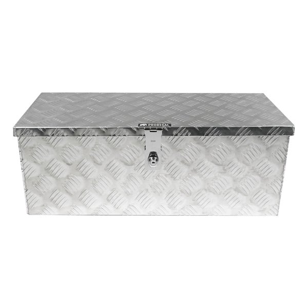 Proregal Transportbox aus Aluminium Riffelblech mit abschließbarem Deckel und Proregal Logo.