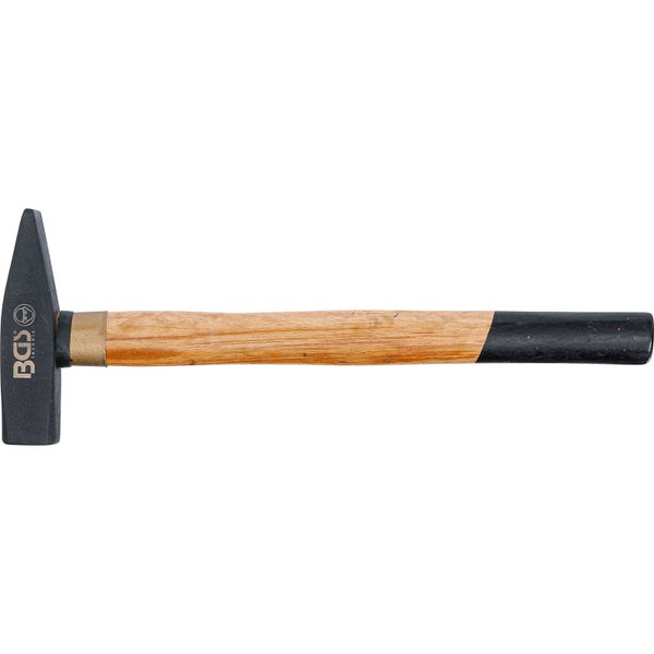 Schlosserhammer mit Holzstiel und BGS Technic Logo auf dem Hammerkopf