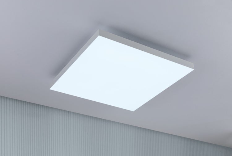 Quadratisches LED-Panel als Deckenleuchte für eine gleichmäßige Innenbeleuchtung.