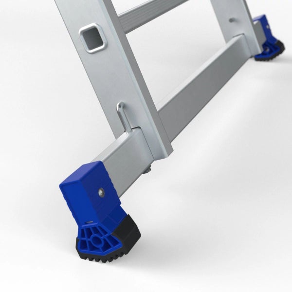 Detailansicht der rutschfesten Leiternfüße einer Aluminiumleiter mit Quertraverse zur Stabilisierung.