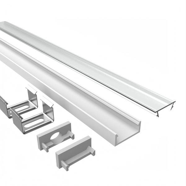 Detailansicht einer Duschkabine mit rundem Chromgriff, langem Scharnier aus Zinklegierung, versiegeltem Magnetstreifen und PVC Wasserrückhaltestreifen.
