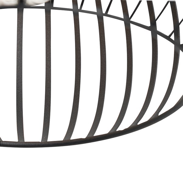 Detailaufnahme eines Lampenschirms aus Metallstreben