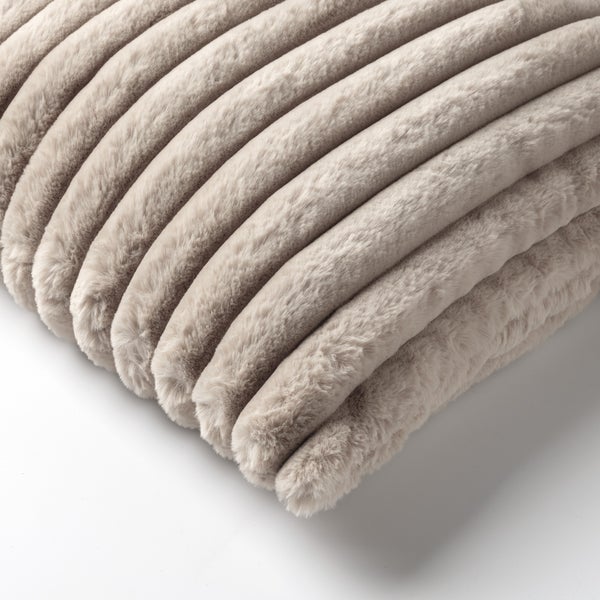 Hazel Dekokissen - Gestreift 50x50 cm, Beige