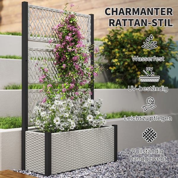 Pflanzkasten mit Rankgitter aus Polyrattan auf einer Terrasse mit dekorativer Steinwand und Kletterpflanzen.