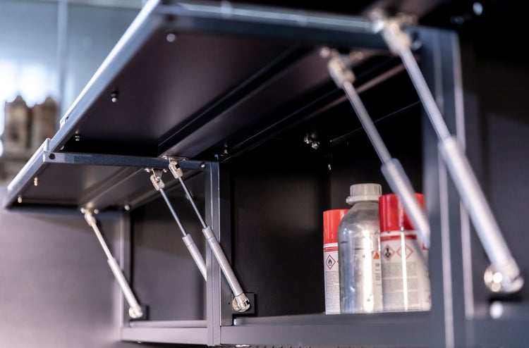 Kunststoffregal mit vier Böden