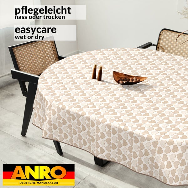 Tisch mit ANRO Tischdecke mit Herzmuster