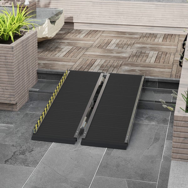 Zusammenklappbare Rollstuhlrampe für den Außenbereich