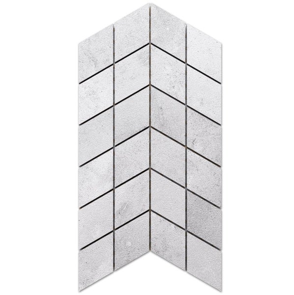 Mosaikfliese im Chevron-Muster aus Feinsteinzeug in hellgrauer Natursteinoptik.