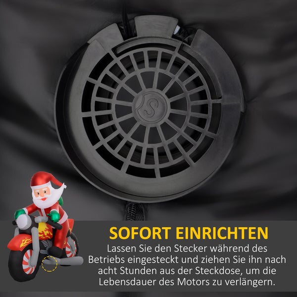 Detailansicht des Gebläses einer aufblasbaren Weihnachtsfigur mit Hinweisen zur Begrenzung der Betriebsdauer auf acht Stunden zum Schutz des Motors.