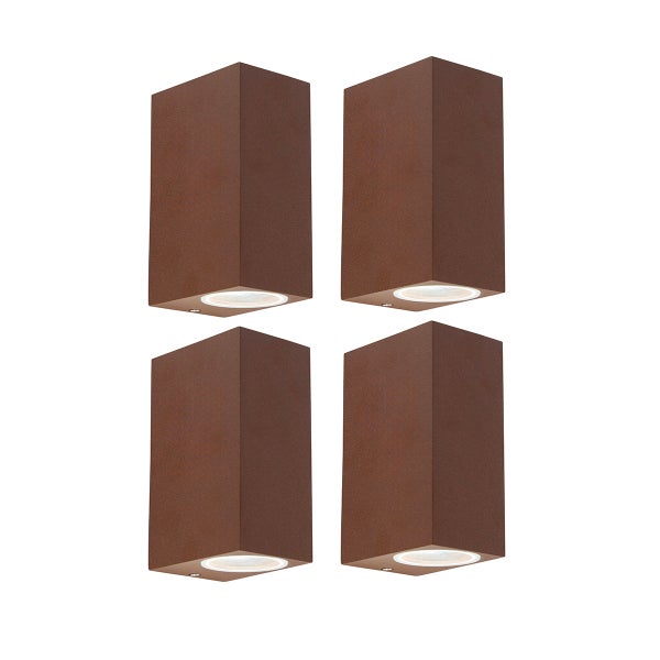 Vierer-Set rechteckige LED Außenwandleuchten in Rostoptik mit Lichtaustritt nach unten.