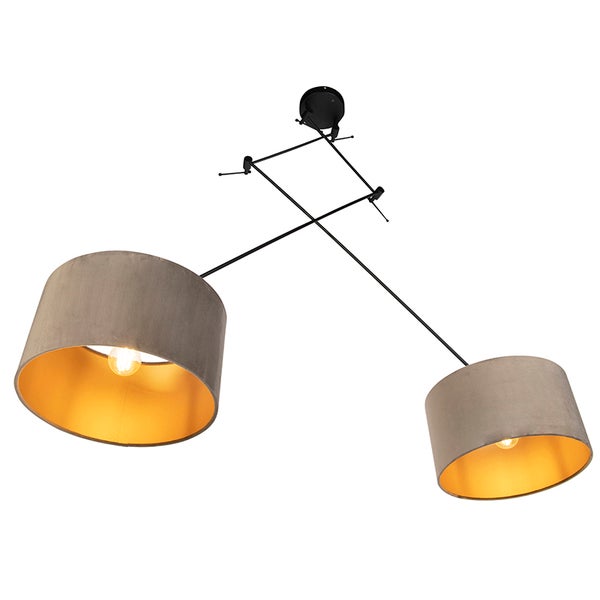 Zweiflammige Deckenleuchte mit verstellbarem schwarzen Metallgestell und grauen Textilschirmen mit goldfarbener Innenseite.
