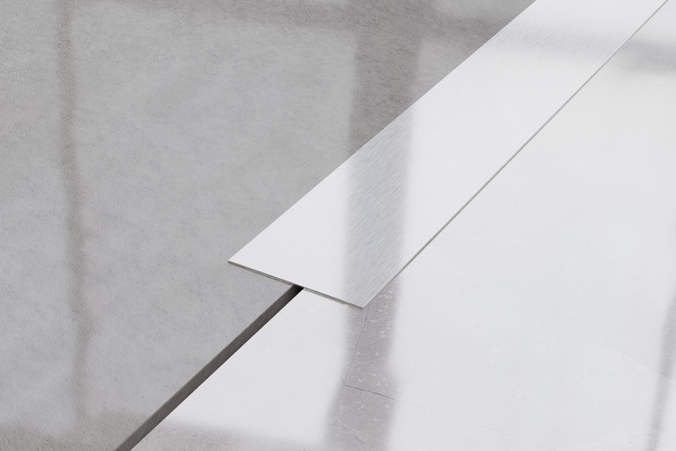 Detailansicht eines Bodenprofils aus Metall