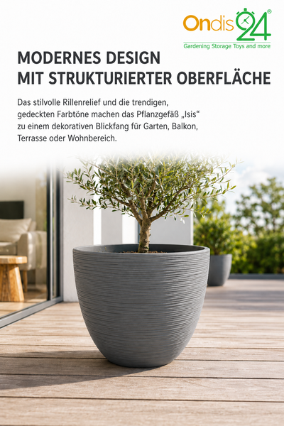 Runder grauer Pflanzkübel mit horizontaler Rillenstruktur auf einer Holzterrasse mit kleinem Baum, Ondis 24 Logo oben rechts.
