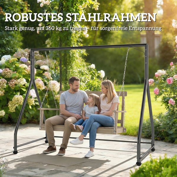 Schwarzes Stahlgestell für Garten-Schaukelbank mit Holzbank, auf der eine Familie in einem hellen Garten sitzt, belastbar bis 360 Kilogramm.