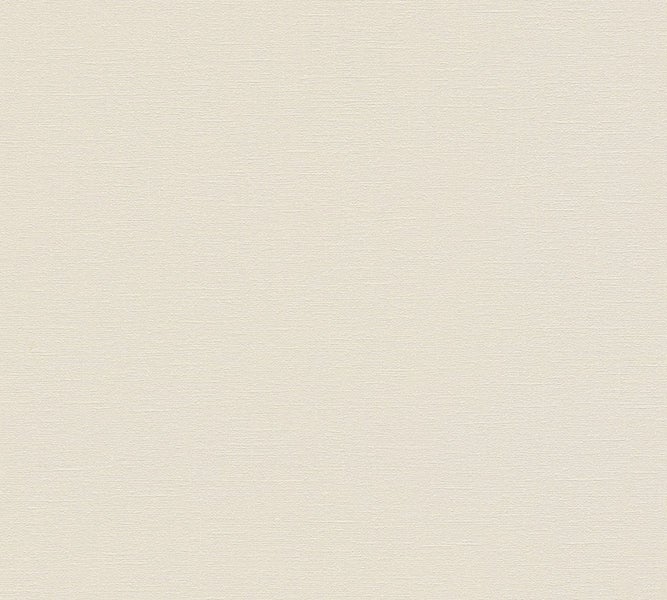 Decke mit runder Deckenleuchte in einem hellen Raum