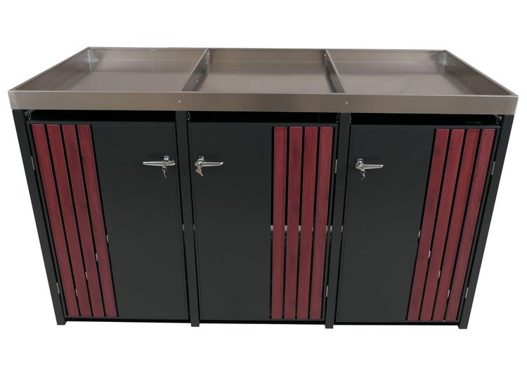 Mülltrennsystem mit drei Fächern, Metalloberfläche und Holzverkleidung