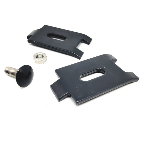 Befestigungssatz mit Schraube, Mutter und zwei Halteklammern