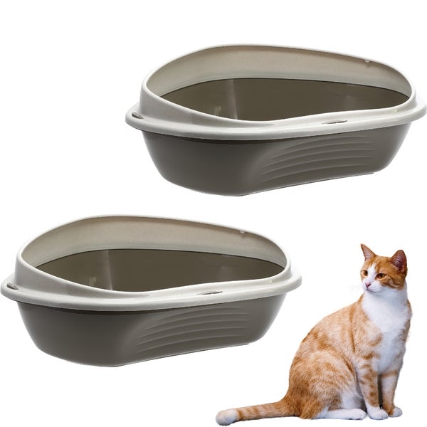 Zwei Katzentoiletten aus Kunststoff mit erhöhtem Rand und Katze