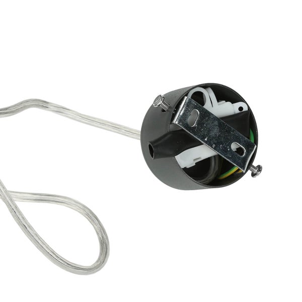 Innenansicht einer Lampenaufhängung mit Kabel und Befestigungsmaterial