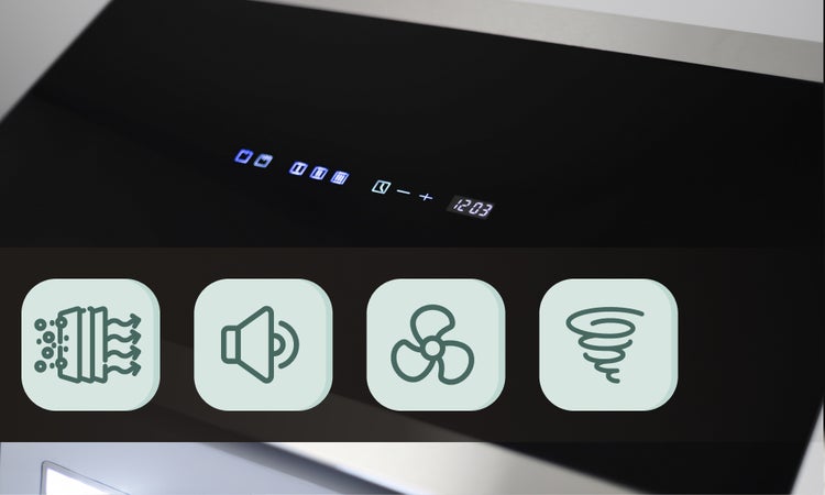 Dunstabzugshaube mit Touch-Bedienfeld, digitaler Zeitanzeige und Symbolen für Filterung, Lautstärke, Gebläsestufen und Abluftleistung.