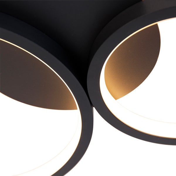 Moderne Deckenleuchte mit kreisförmigen Elementen