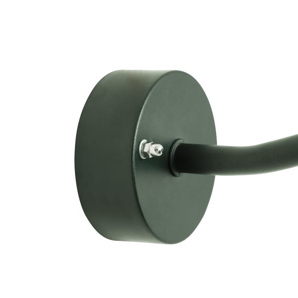 Runde schwarze Wandhalterung aus Metall für eine Leuchte mit gebogenem Arm.