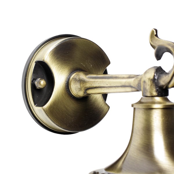 Detailansicht einer Wandleuchte im Retrodesign