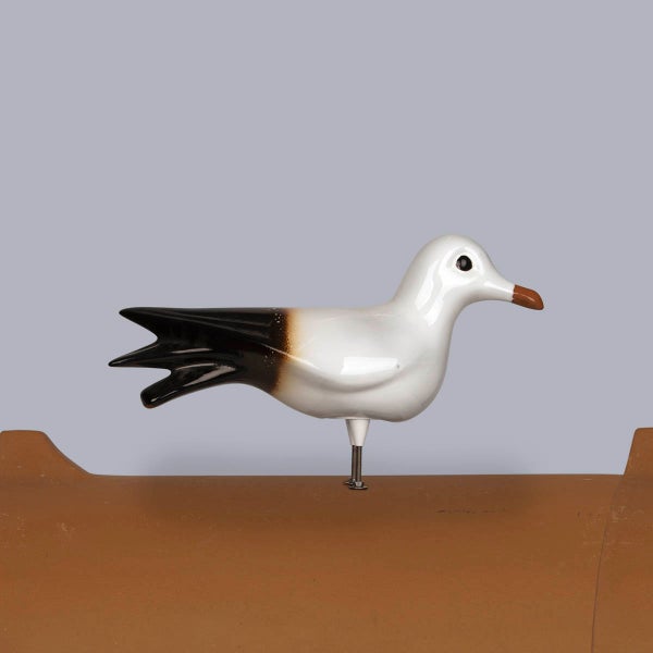 Firstfigur Möwe aus Keramik für die Dachgestaltung.
