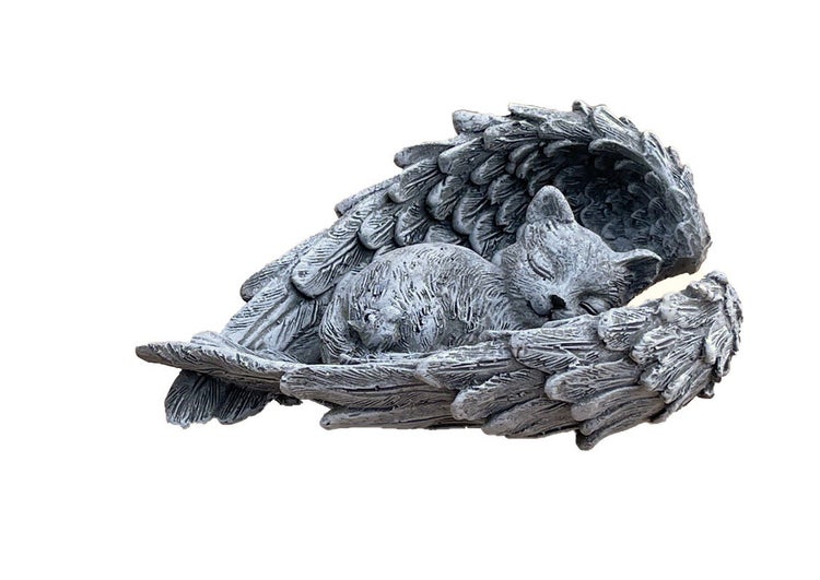 Gartenfigur schlafende Katze mit Engelsflügeln aus witterungsbeständigem Kunststein als Grabschmuck oder Dekoration