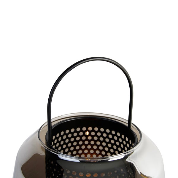 Dekorative silberfarbene Laterne mit Tragegriff