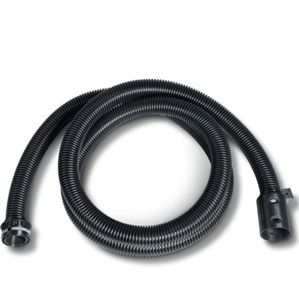 Schwarzer gerippter Saugschlauch aus Kunststoff für Staubsauger oder Teichtechnik, zusammengerollt mit zwei unterschiedlichen Anschlussstücken.