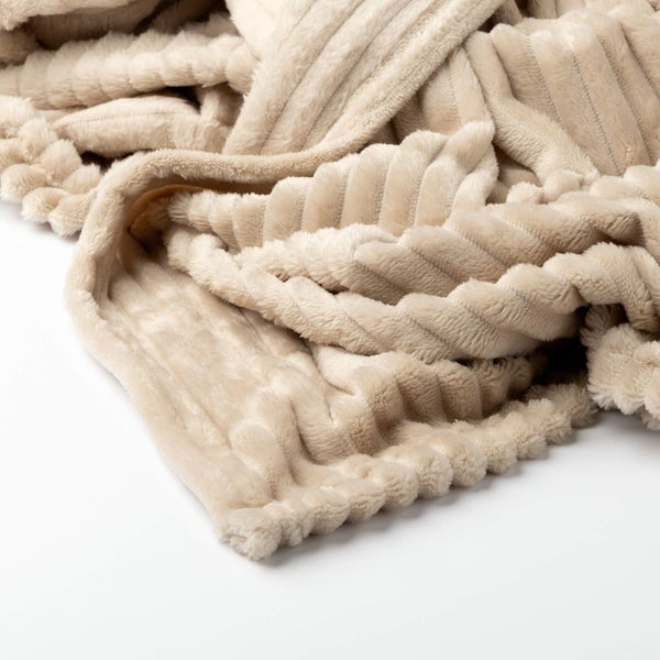 Beige Kuscheldecke mit Rippenmuster