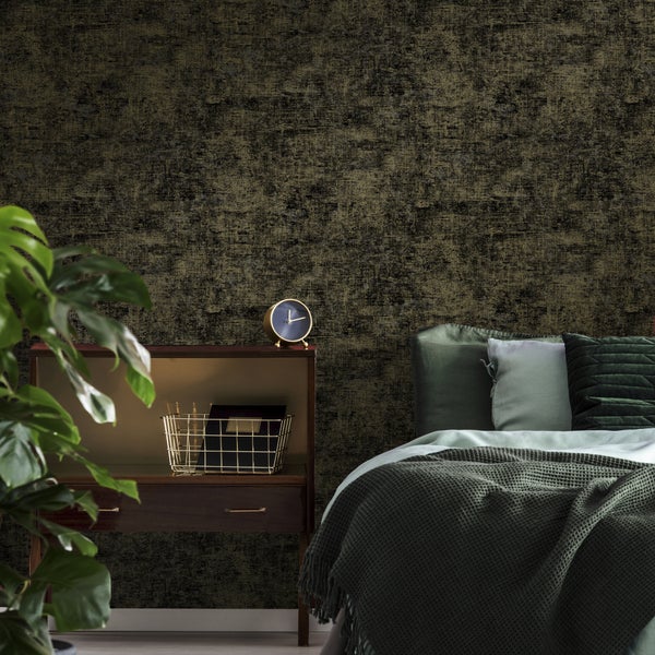 Schlafzimmer mit gemusterter Tapete, Bett und Nachttisch