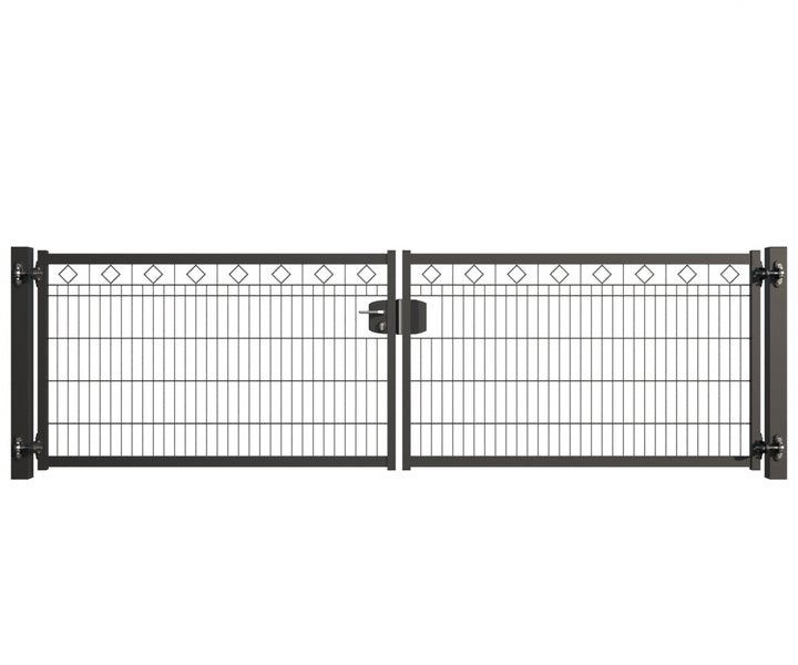 Doppelflügeltor mit Schloss und Rautenmuster