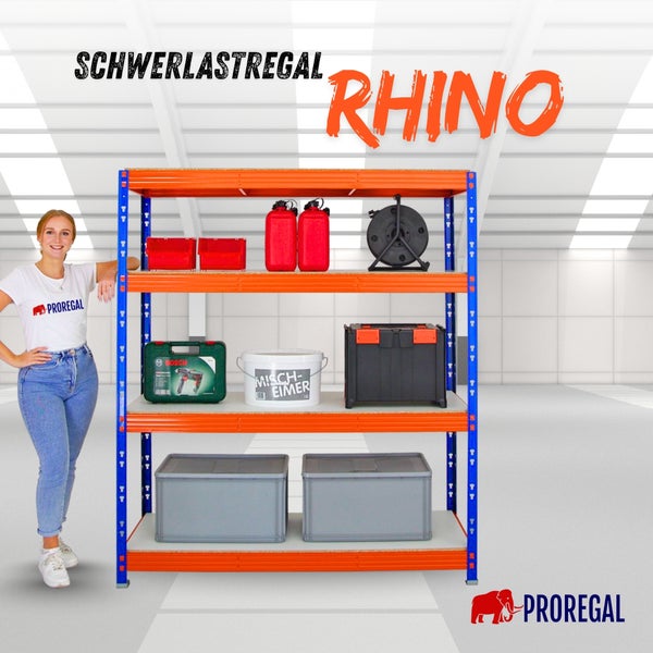 Proregal Schwerlastregal Rhino, vier Ebenen, organisiert beladen mit Werkzeug und Boxen, neben einer Frau in heller Umgebung. Proregal Logo.