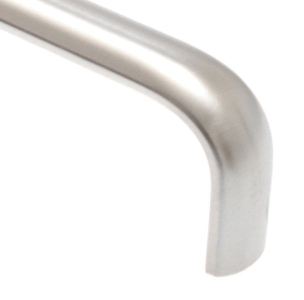 Detailaufnahme eines gebogenen Edelstahlgriffs
