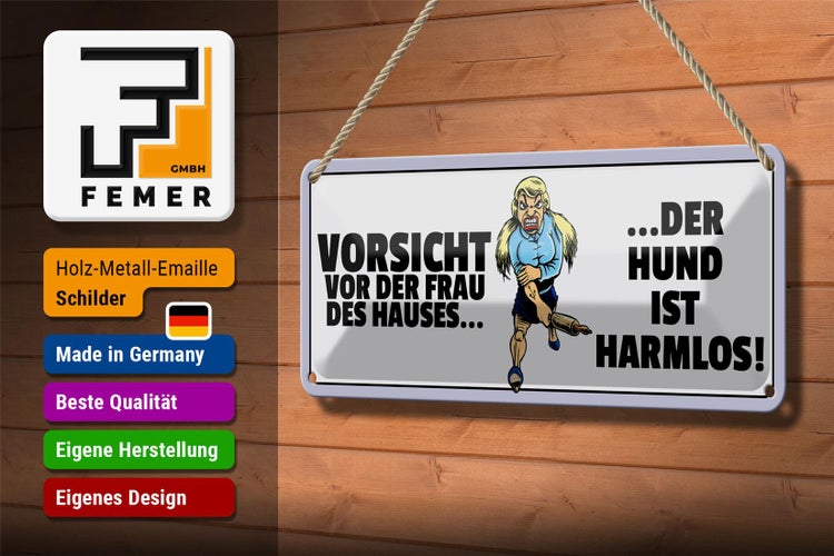 Blechschild Spruch 27x10cm Vorsicht Frau Hund ist harmlos Dekoration