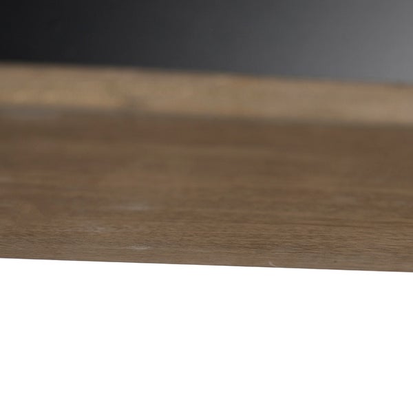 Holzplatte mit Maserung als Teil einer Möbeloberfläche