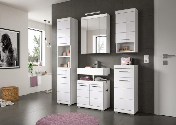 Modernes Badezimmermöbel-Set in Weiß mit Waschbeckenunterschrank, Spiegelschrank, Hochschrank und Beistellschränken.