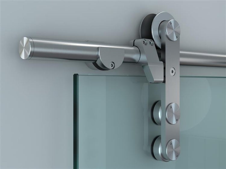 Detail einer Duschkabine mit Schiebetür und Metallelementen