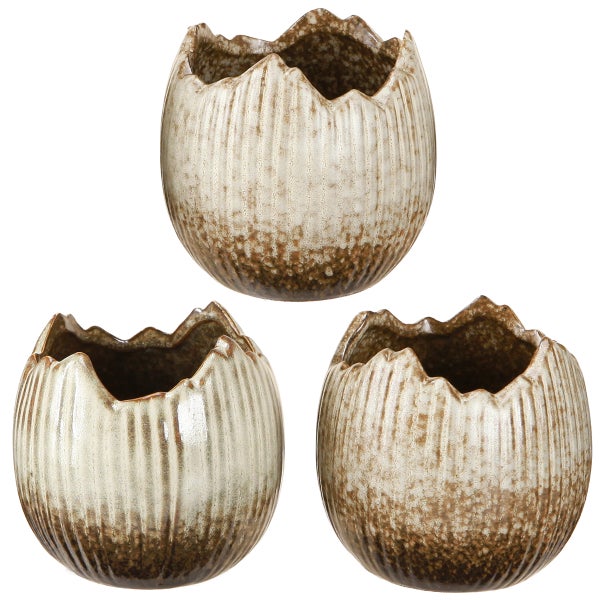 Drei dekorative Übertöpfe aus Keramik mit geriffelter Oberfläche